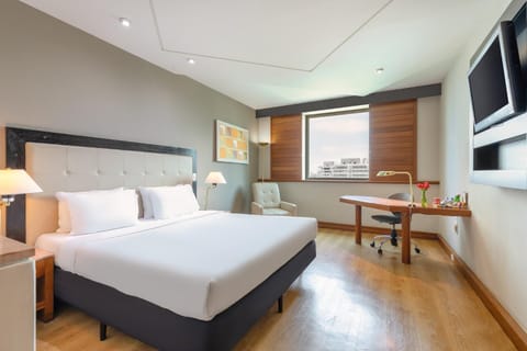 Bed, Photo of the whole room, Decorative detail, Bedroom