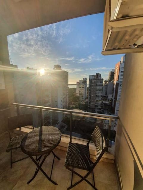 Balcony/Terrace, City view