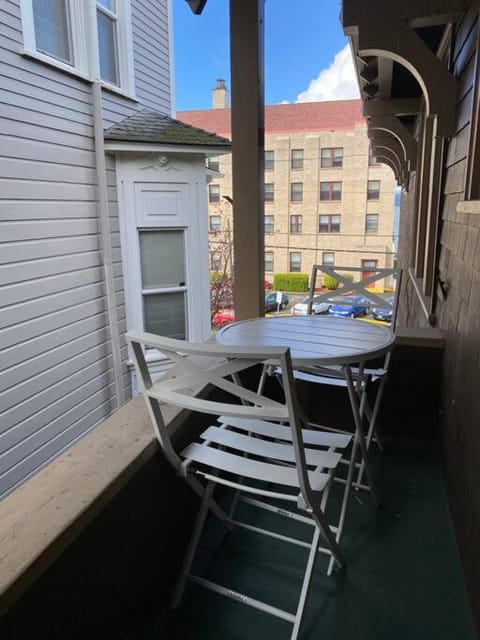 Historic Downtown Flat, #3 Apartment in Astoria