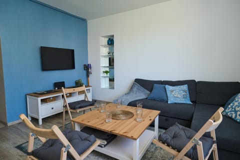 TV and multimedia, Living room, Seating area, Dining area, Bedroom