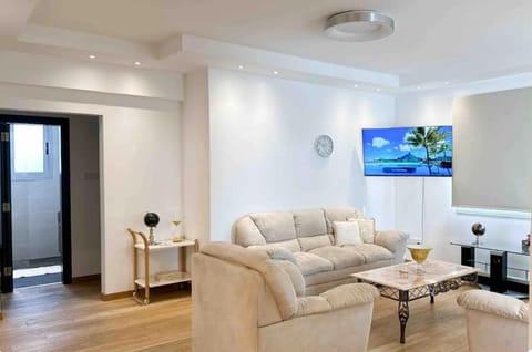 TV and multimedia, Seating area