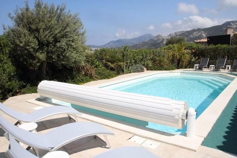 Mountain view, Swimming pool, sunbed