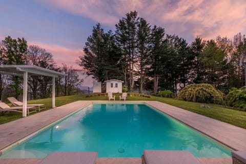 Grumo Farmhouse with Private Pool and View near Lucca Villa in Emilia-Romagna