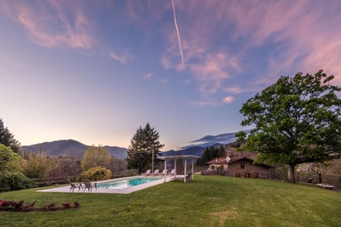Grumo Farmhouse with Private Pool and View near Lucca Villa in Emilia-Romagna