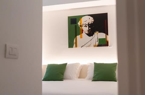 Bed, Photo of the whole room, Decorative detail, Bedroom