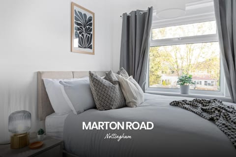 Vibrant and Cosy 3-Bed Home in Nottingham by Renzo, Perfect for Contractors, Free Parking! Apartment in Nottingham