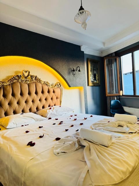 Toilet, TV and multimedia, Coffee/tea facilities, View (from property/room), Bedroom, air conditioner
