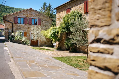 Property building, Street view, Parking