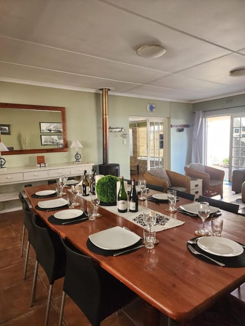 16 on Main Arniston PET-FRIENDLY House in Western Cape