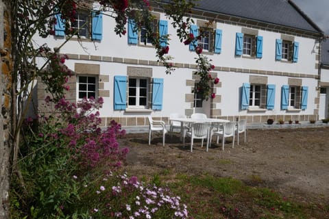 Property building, Facade/entrance, Off site