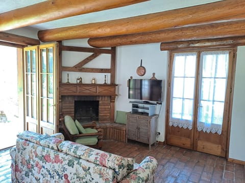 Communal lounge/ TV room, Living room