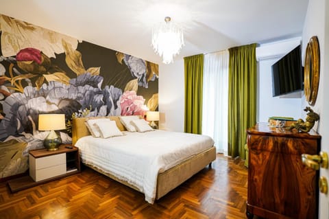 Communal lounge/ TV room, Bed, Photo of the whole room, Bedroom