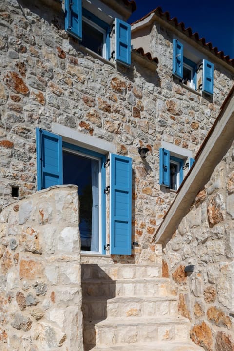 Property building, Day