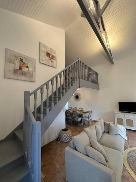 Magnifique mas provençal avec piscine au centre de Goudargues Villa in Provence-Alpes-Côte d'Azur