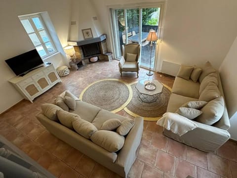 Magnifique mas provençal avec piscine au centre de Goudargues Villa in Provence-Alpes-Côte d'Azur