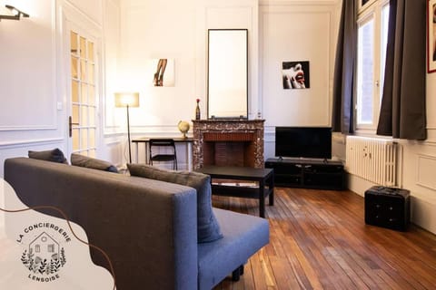 Living room, Seating area, internet