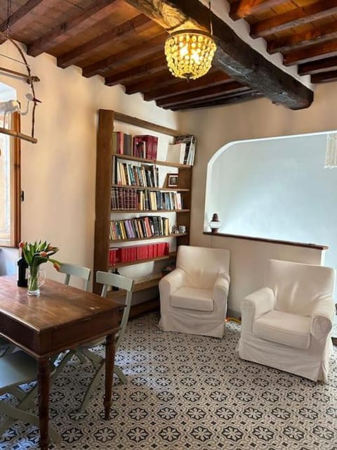 La dolce casa del polpo rosa House in Campiglia Marittima