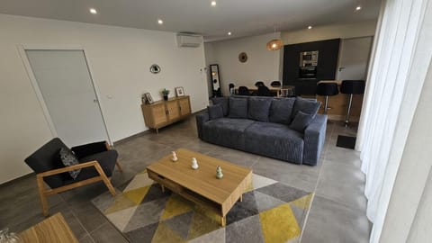 NeseHome, Maison à proximité du Futuroscope House in Poitiers