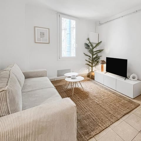 Communal lounge/ TV room, TV and multimedia, Living room, Seating area