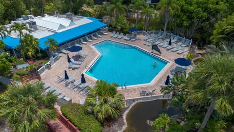 Park Shore Resort - Pool & Bar Close to Beach House in Naples