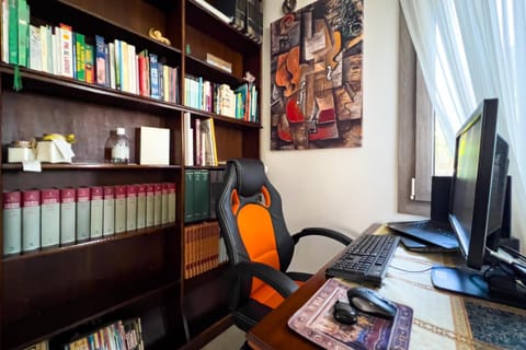 Library, TV and multimedia, Seating area, Area and facilities