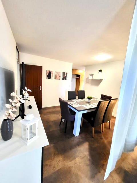TV and multimedia, Dining area