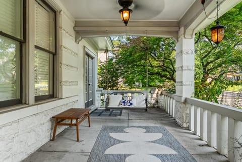 Pool Outdoor TV Fire Pit Game Room House in Memphis