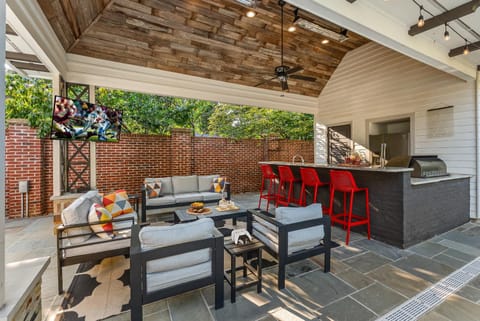 Pool Outdoor TV Fire Pit Game Room House in Memphis