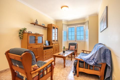 Communal lounge/ TV room, furniture