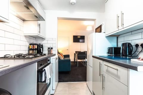 Modern House in Central Southampton with Private Off-Road Parking - Newly Refurbished - Great for Contractors, Friends & Families House in Southampton