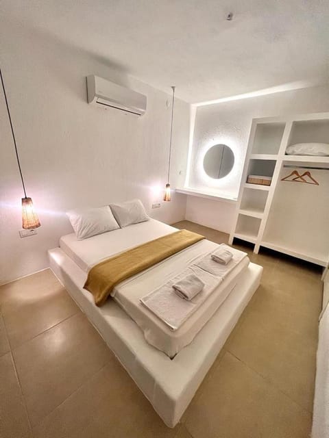 Bed, Photo of the whole room, Bedroom, towels, wardrobe, air conditioner