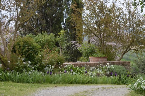 Agriturismo Poggio ai Grilli Farm Stay in Tuscany