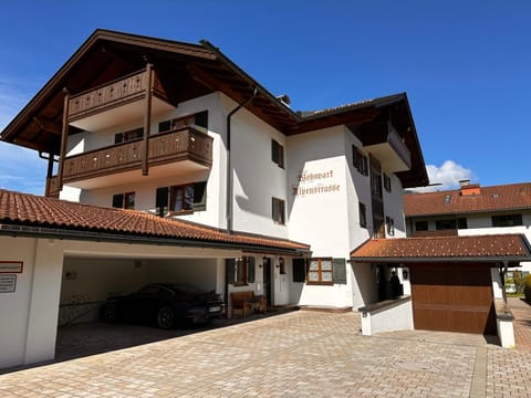 Property building, Day