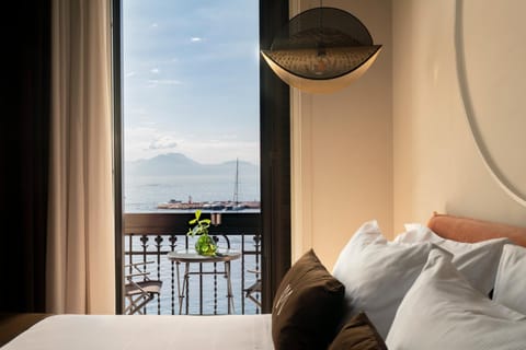 Natural landscape, View (from property/room), Balcony/Terrace, Photo of the whole room, Bedroom, Sea view