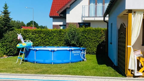 Swimming pool, Swimming pool