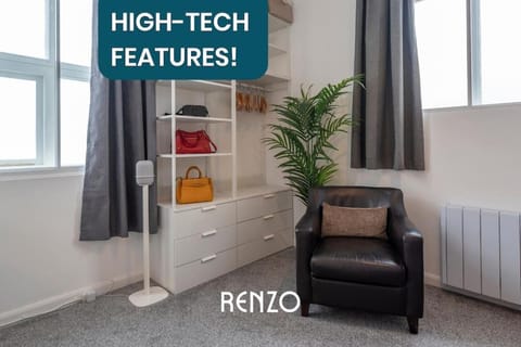 Seating area, Bedroom