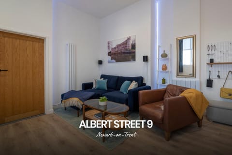 Stylish 2-Bed Apartment in Newark on-Trent by Renzo, Free Parking and Wi-Fi! Apartment in Newark-on-Trent