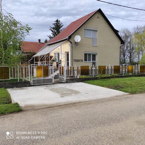 Property building, Facade/entrance, Parking