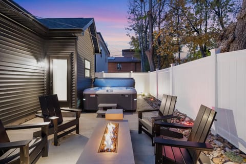 Urban Sophistication Mid Century - Farm Home House in Jeffersonville