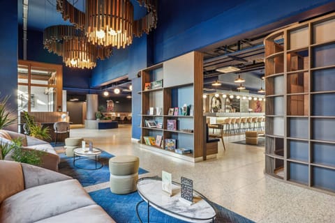 Restaurant/places to eat, Living room, Banquet/Function facilities, Seating area