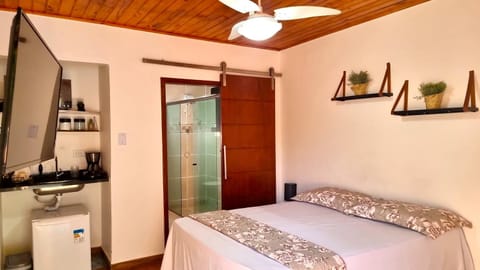 Chalé 02 com mini cozinha no coração de Penedo Nature lodge in Resende