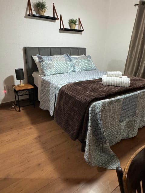 Chalé 02 com mini cozinha no coração de Penedo Nature lodge in Resende