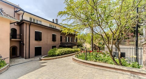 Property building, Garden view