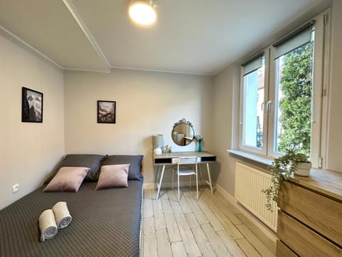 Bed, Photo of the whole room, hair dresser, towels