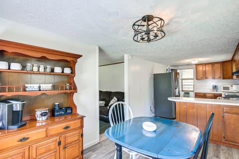 Home with Bunkroom 2 Mi to Hatfield and McCoy Trail House in West Virginia