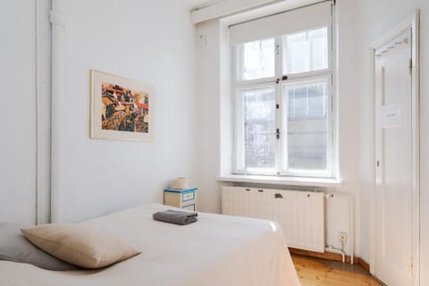 Bed, Bedroom, internet