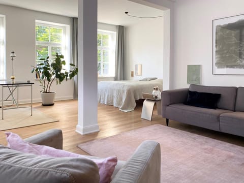 Living room, Photo of the whole room, Bedroom