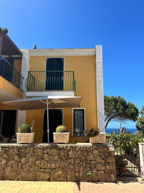 Property building, Balcony/Terrace