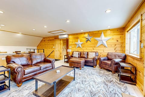 Moosehead Lake Home Base Apartment in Moosehead Lake