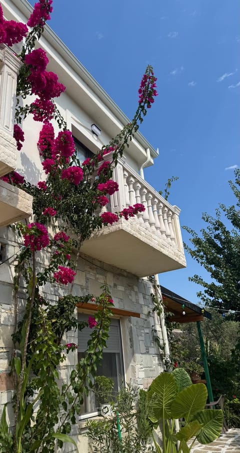 Balcony/Terrace, Garden view